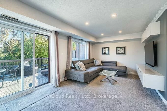 1100, Queens, 1003 - CP College Park, Oakville