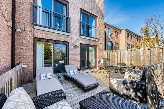 1100, Queens, 1003 - CP College Park, Oakville