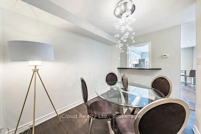 1100, Queens, 1003 - CP College Park, Oakville