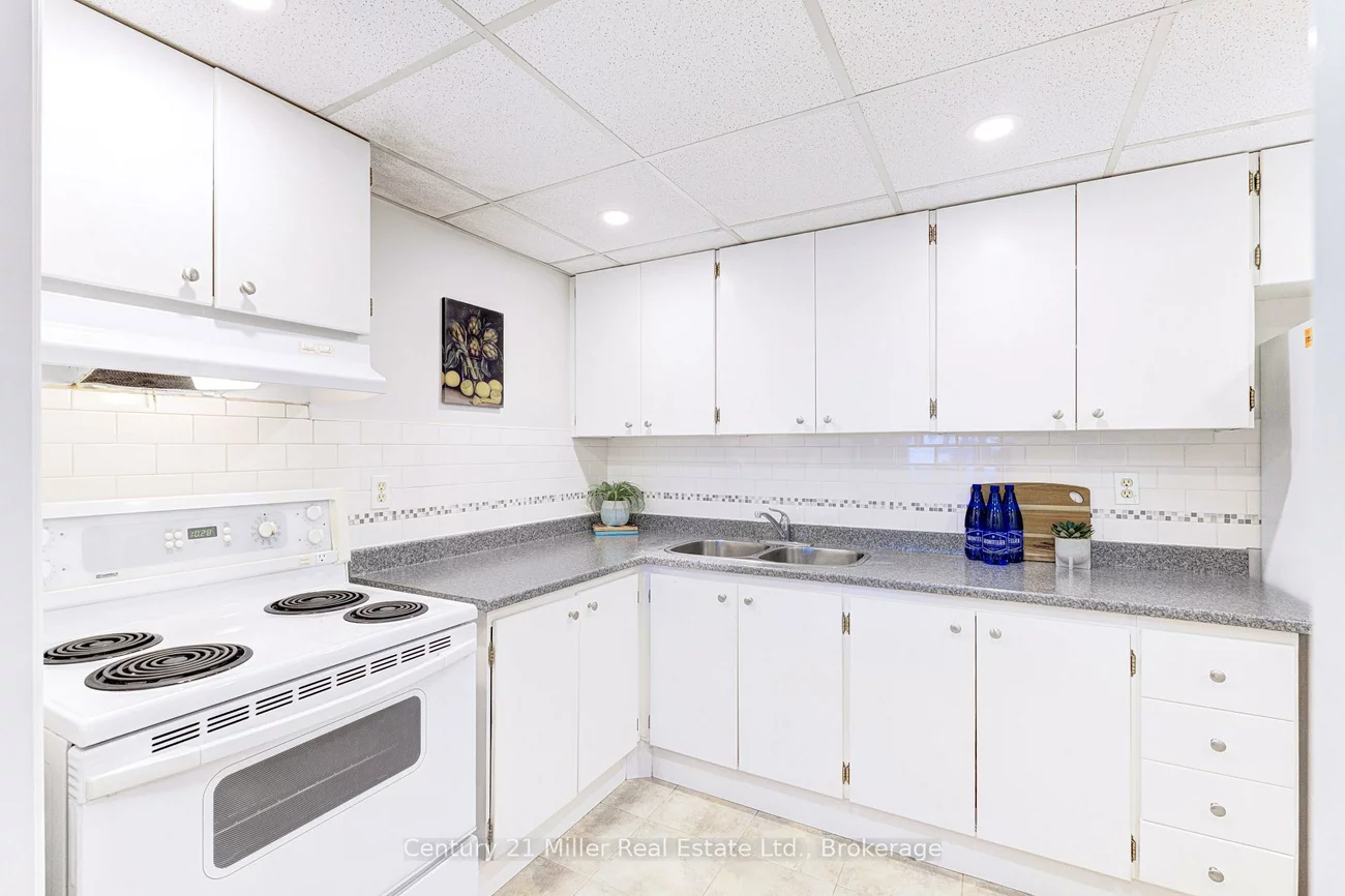 20, Speers, 1002 - CO Central, Oakville