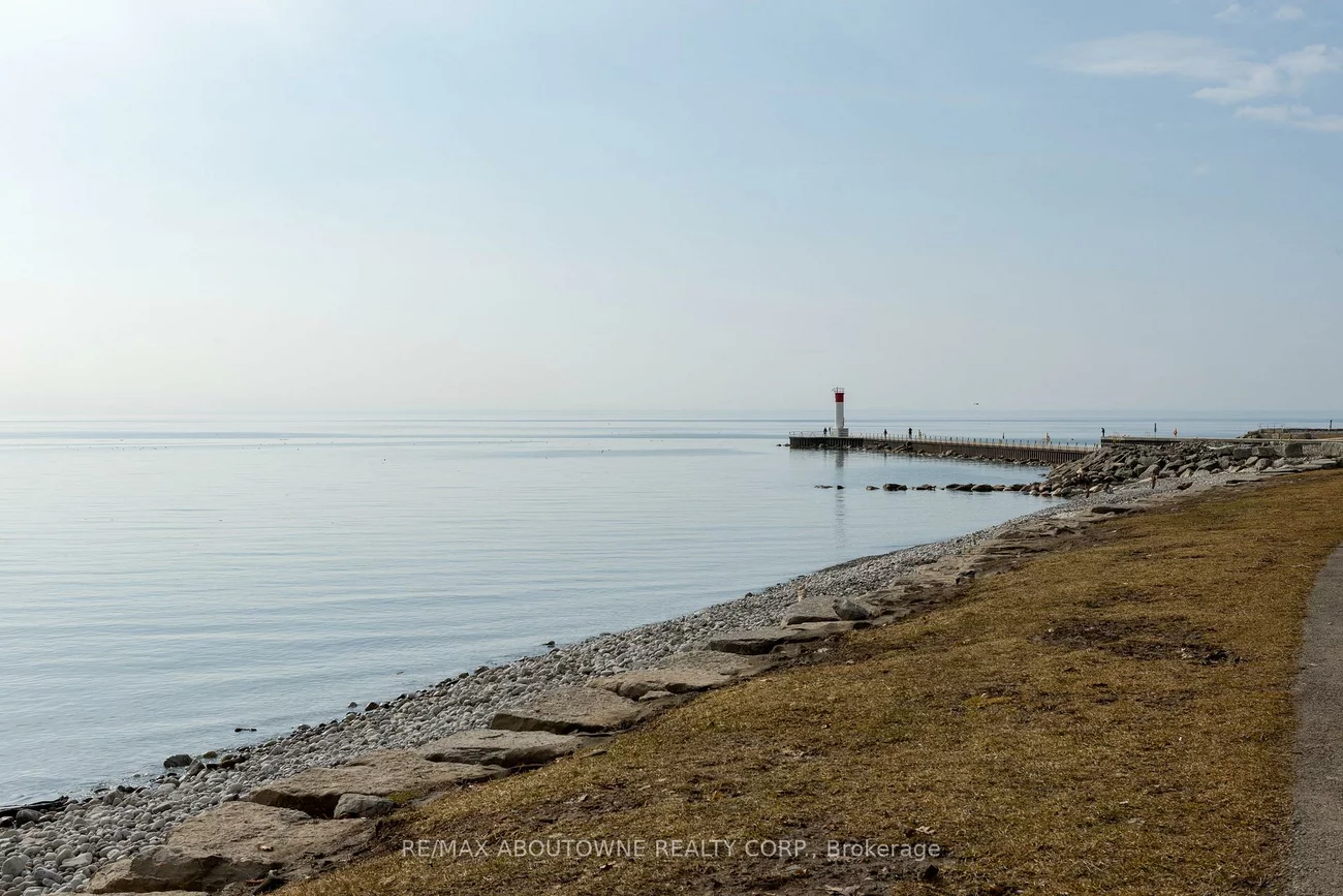 221, Robinson, 1013 - OO Old Oakville, Oakville