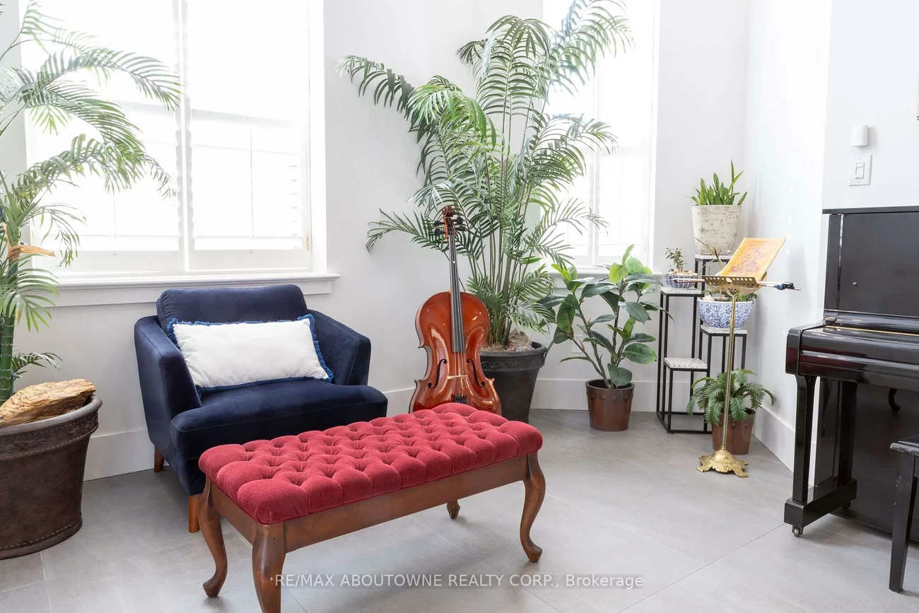 221, Robinson, 1013 - OO Old Oakville, Oakville