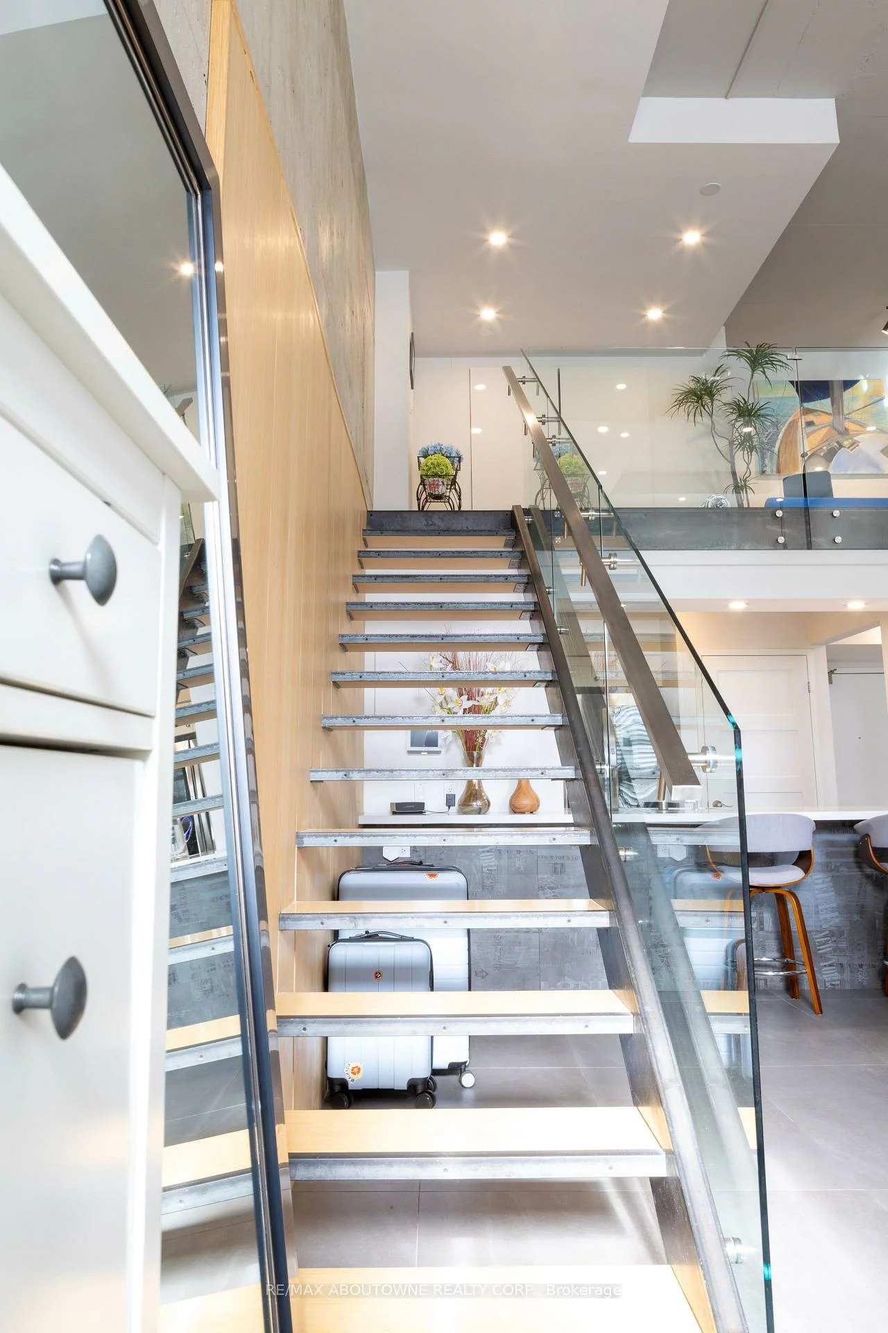 221, Robinson, 1013 - OO Old Oakville, Oakville