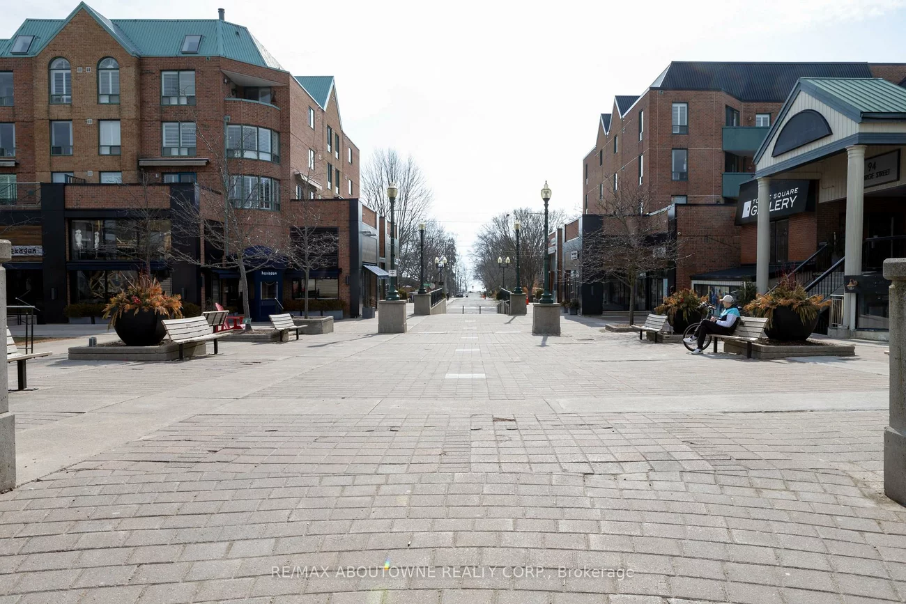 221, Robinson, 1013 - OO Old Oakville, Oakville