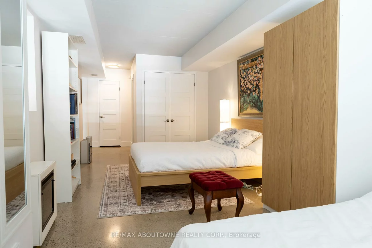 221, Robinson, 1013 - OO Old Oakville, Oakville