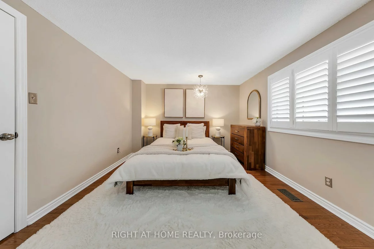1580, Lancaster, 1005 - FA Falgarwood, Oakville