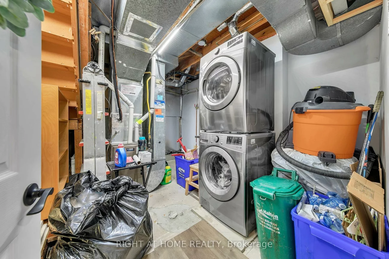 1580, Lancaster, 1005 - FA Falgarwood, Oakville