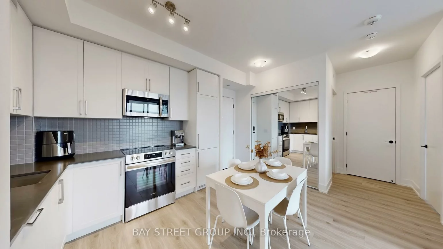 2450, Old Bronte, 1019 - WM Westmount, Oakville