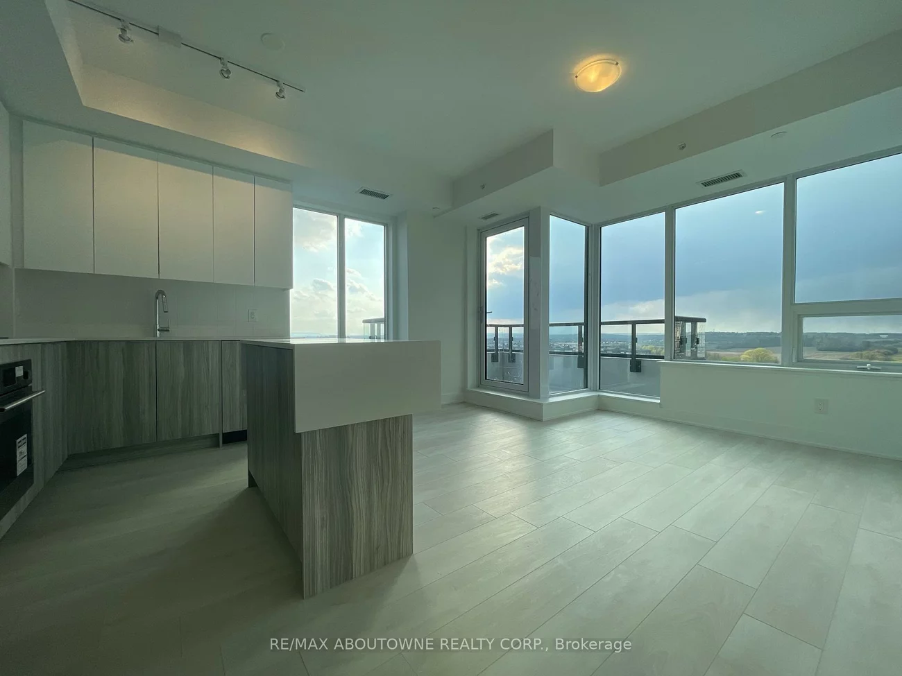 2489, Taunton, 1015 - RO River Oaks, Oakville