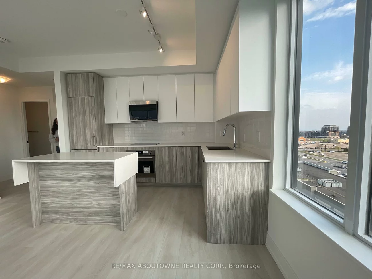 2489, Taunton, 1015 - RO River Oaks, Oakville