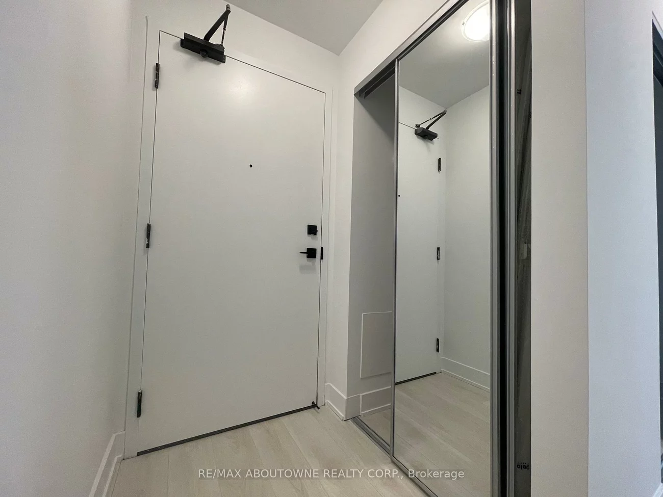 2489, Taunton, 1015 - RO River Oaks, Oakville