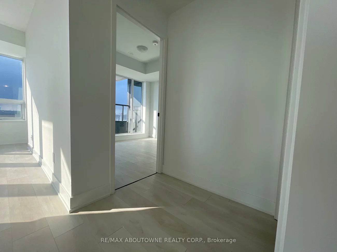 2489, Taunton, 1015 - RO River Oaks, Oakville