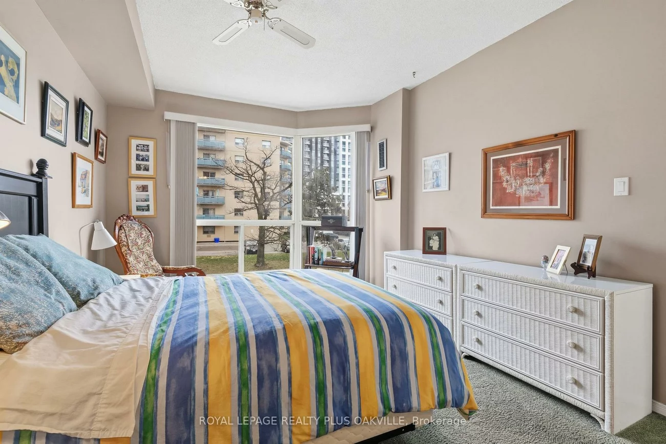 2511, Lakeshore, 1001 - BR Bronte, Oakville
