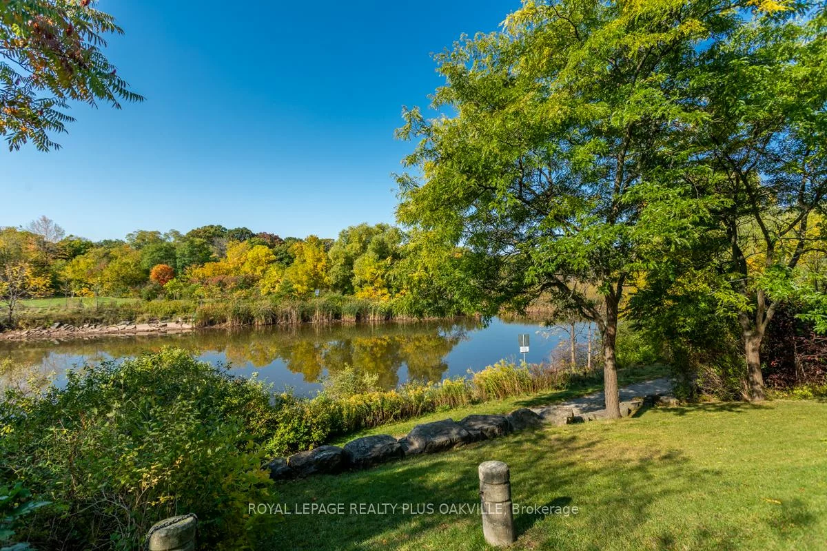 2511, Lakeshore, 1001 - BR Bronte, Oakville