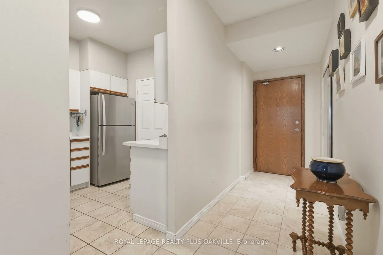 2511, Lakeshore, 1001 - BR Bronte, Oakville