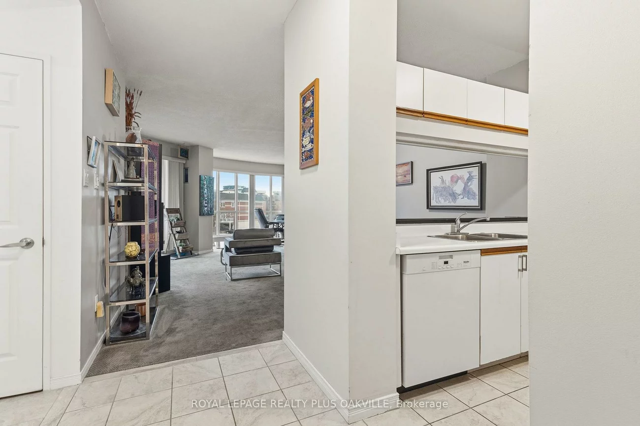 2511, Lakeshore, 1001 - BR Bronte, Oakville