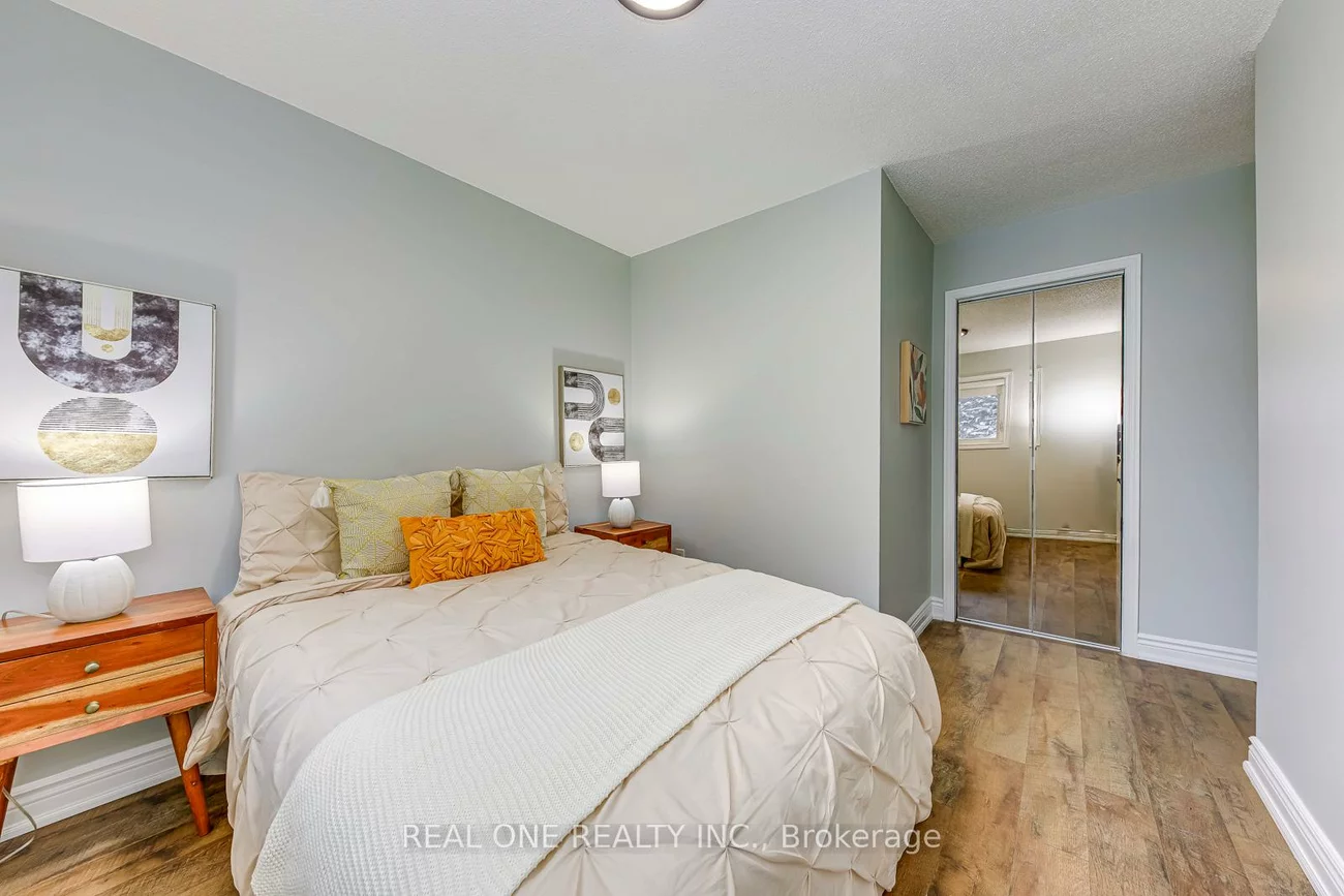 2006, Glenada, 1018 - WC Wedgewood Creek, Oakville