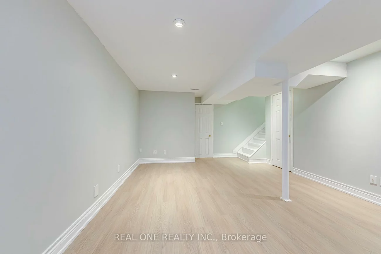 2006, Glenada, 1018 - WC Wedgewood Creek, Oakville