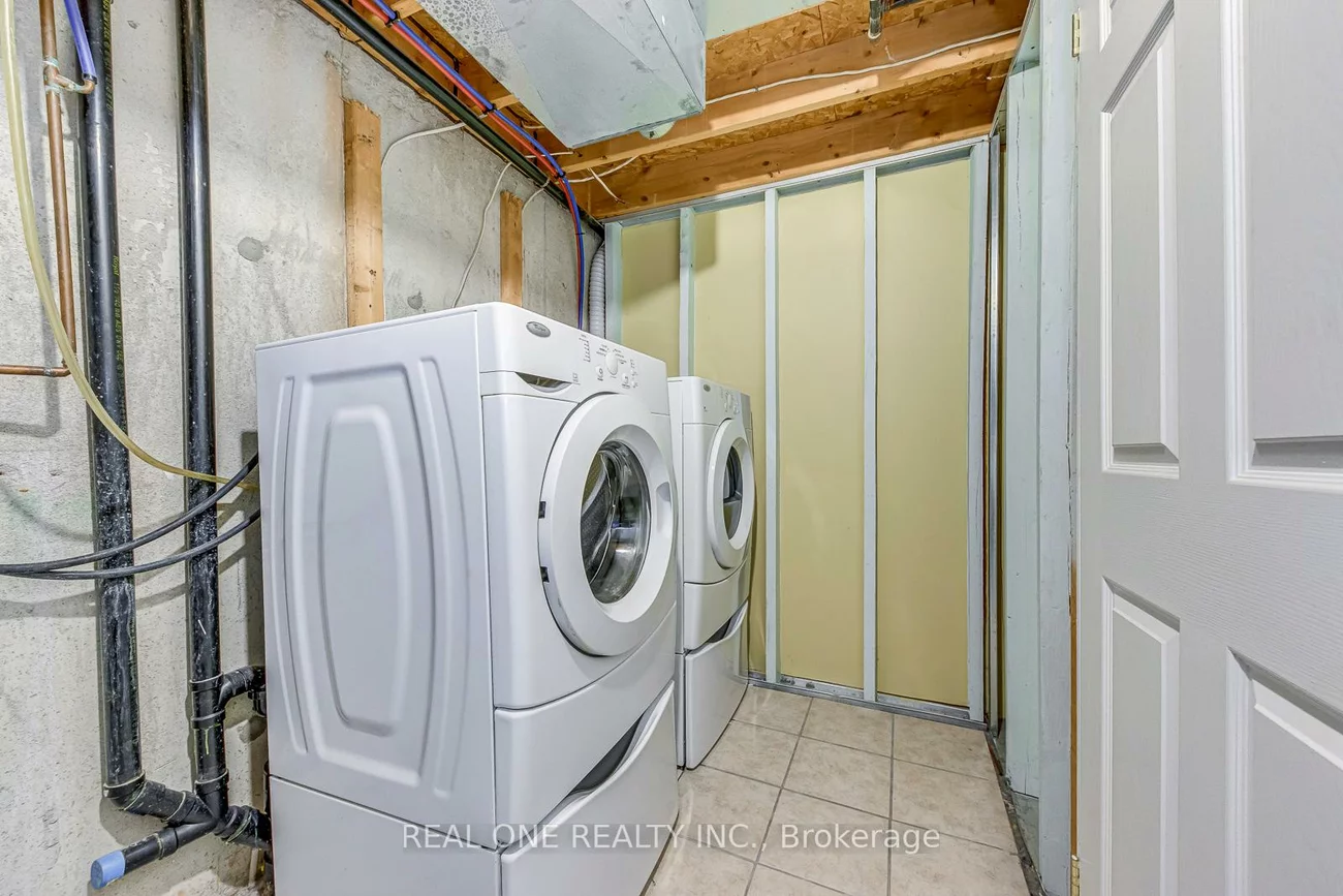 2006, Glenada, 1018 - WC Wedgewood Creek, Oakville