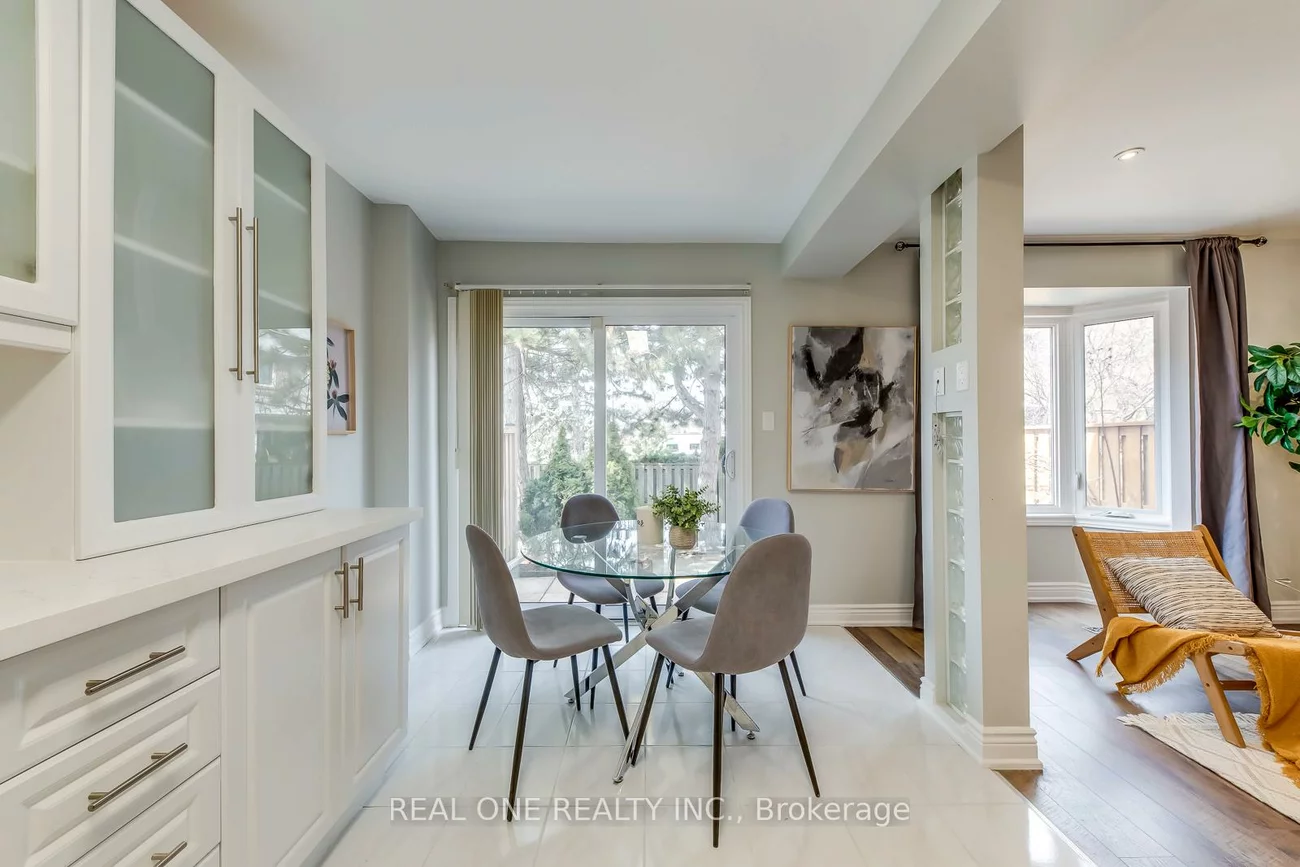 2006, Glenada, 1018 - WC Wedgewood Creek, Oakville