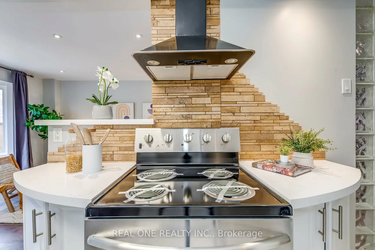 2006, Glenada, 1018 - WC Wedgewood Creek, Oakville