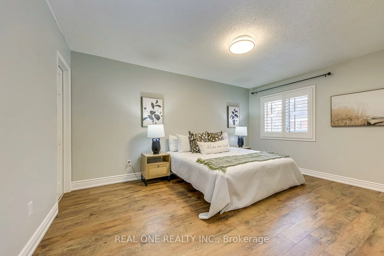 2006, Glenada, 1018 - WC Wedgewood Creek, Oakville