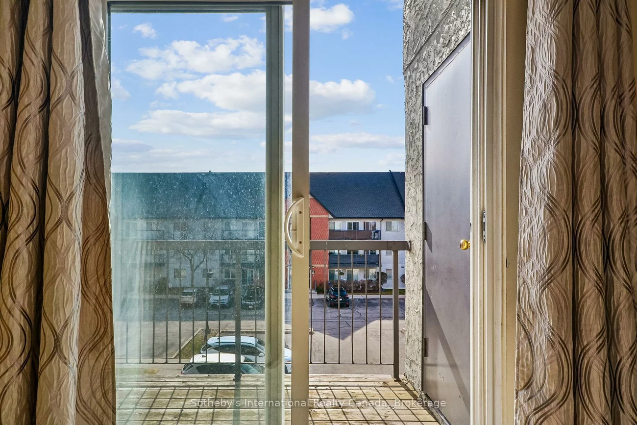 1450, Glen Abbey, 1007 - GA Glen Abbey, Oakville