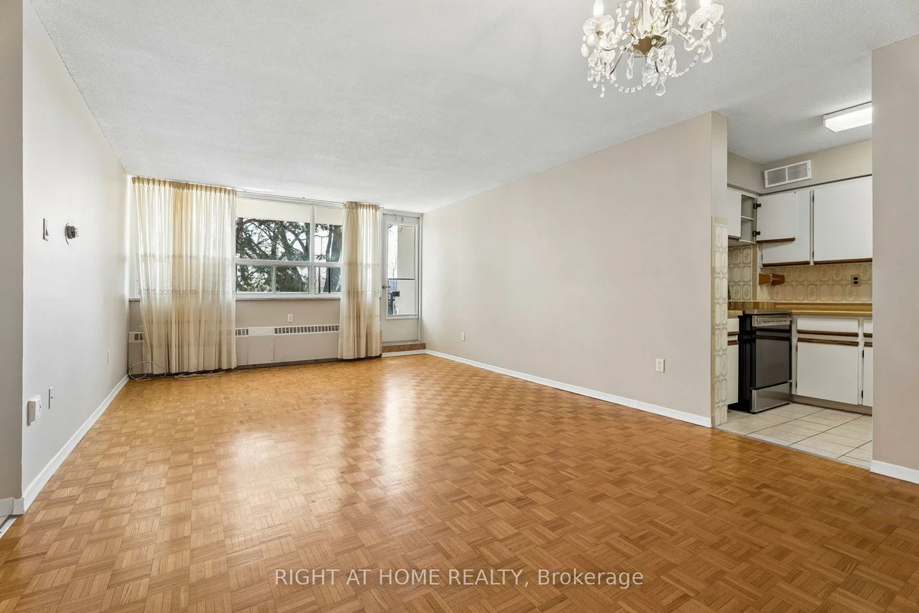 212, Kerr, 1002 - CO Central, Oakville