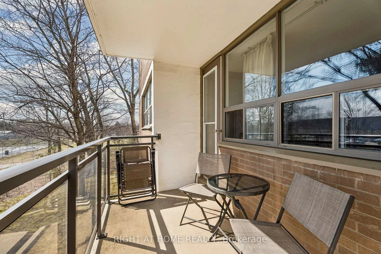 212, Kerr, 1002 - CO Central, Oakville