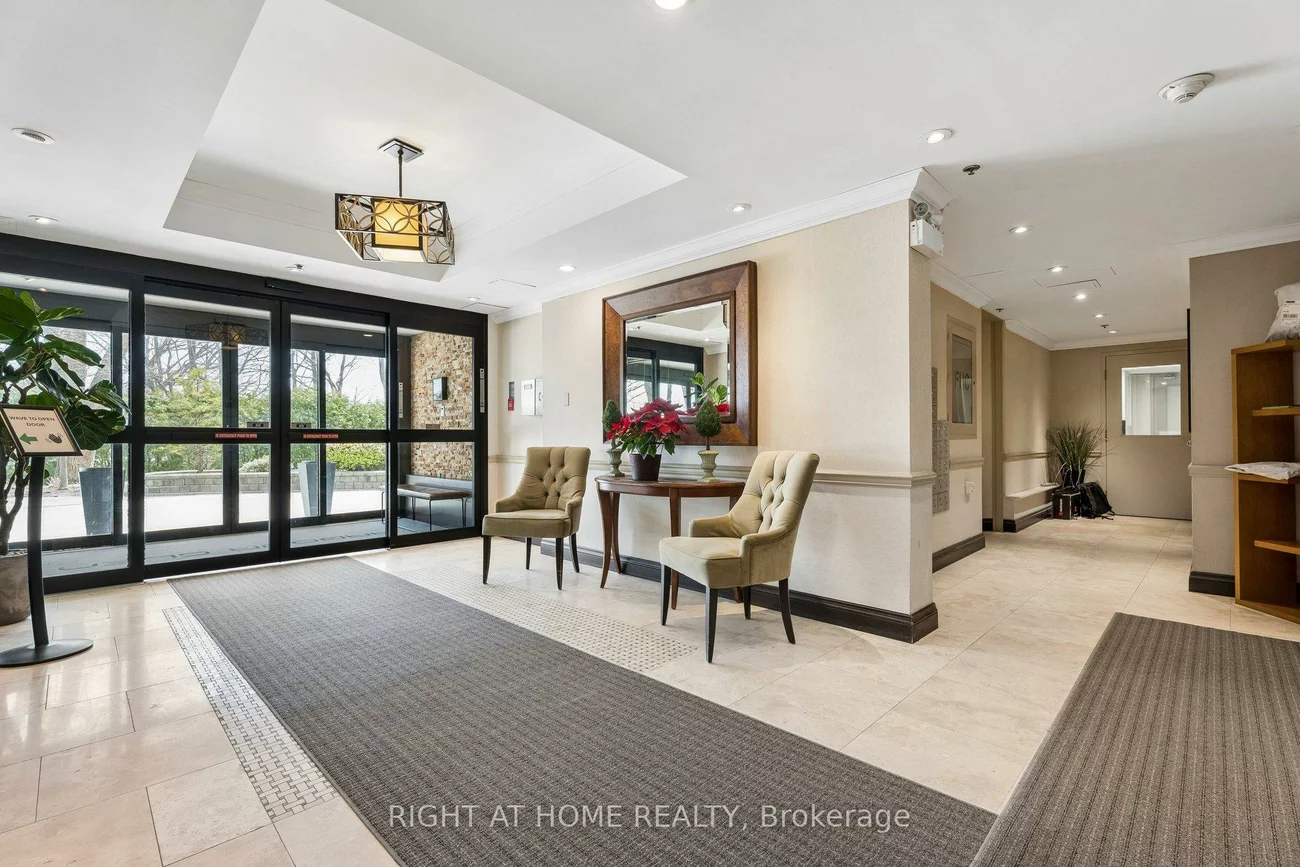 212, Kerr, 1002 - CO Central, Oakville