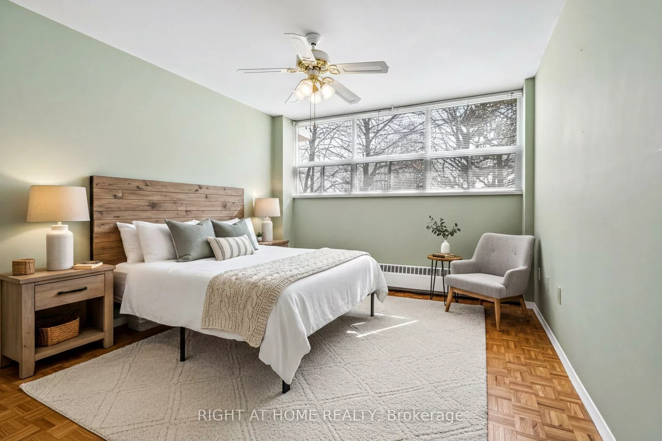 212, Kerr, 1002 - CO Central, Oakville