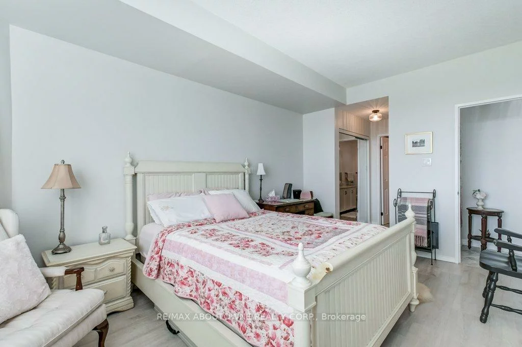 2511, Lakeshore, 1001 - BR Bronte, Oakville