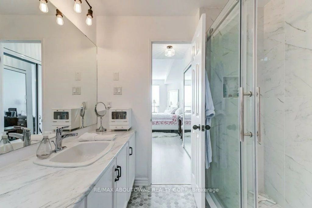 2511, Lakeshore, 1001 - BR Bronte, Oakville