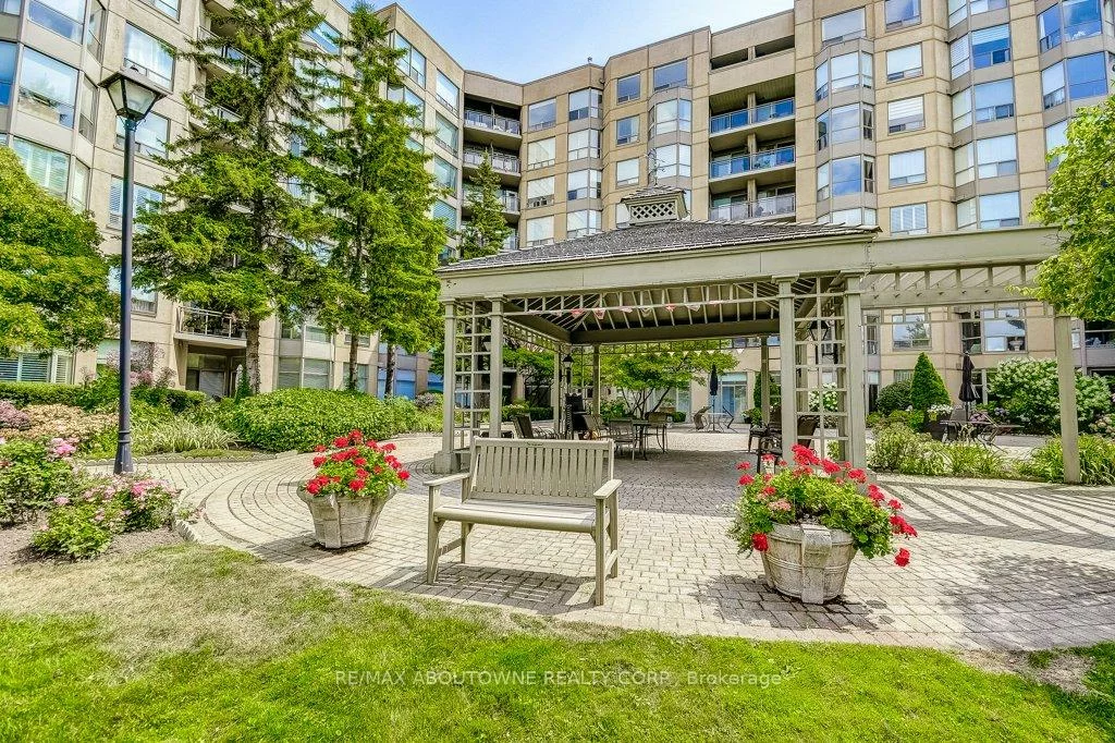2511, Lakeshore, 1001 - BR Bronte, Oakville