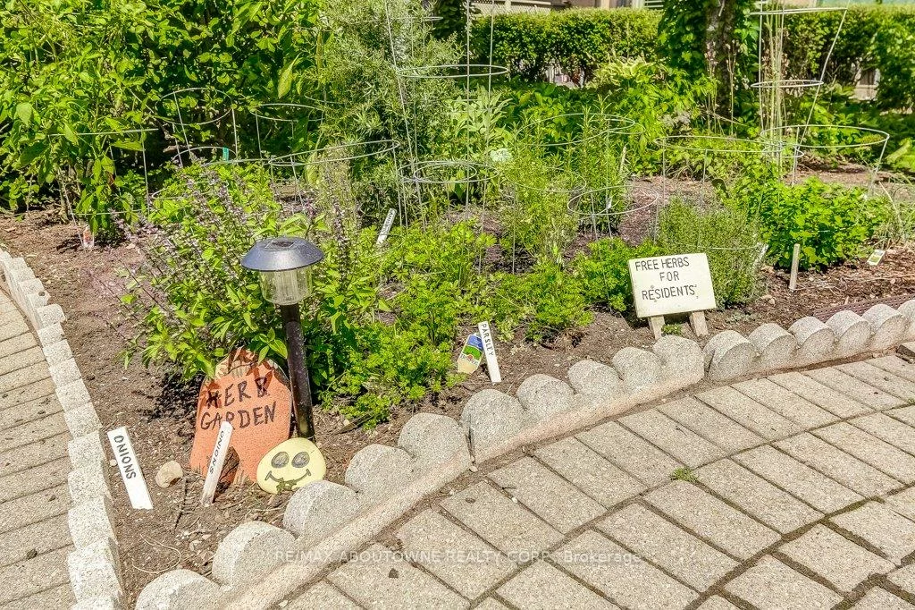 2511, Lakeshore, 1001 - BR Bronte, Oakville