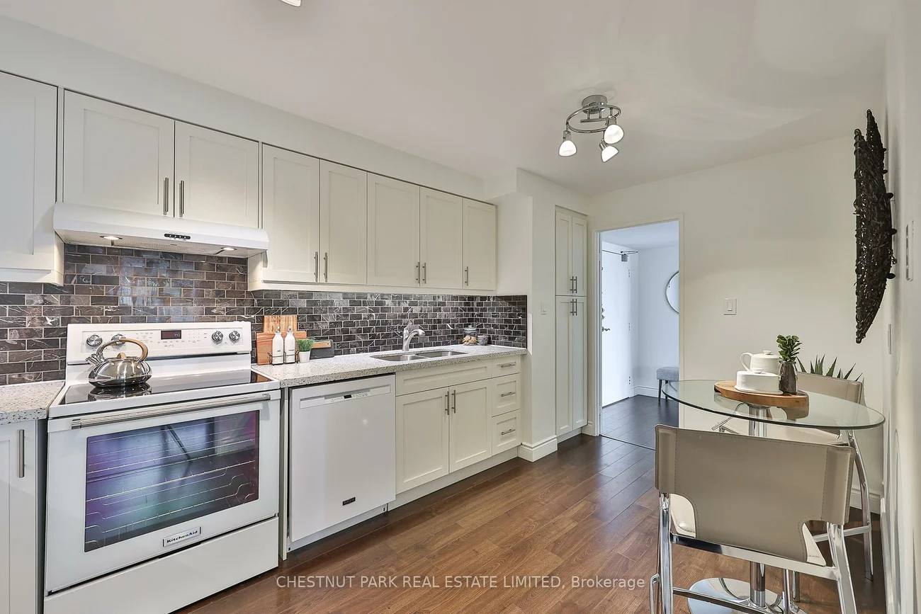 2185, Marine, 1001 - BR Bronte, Oakville