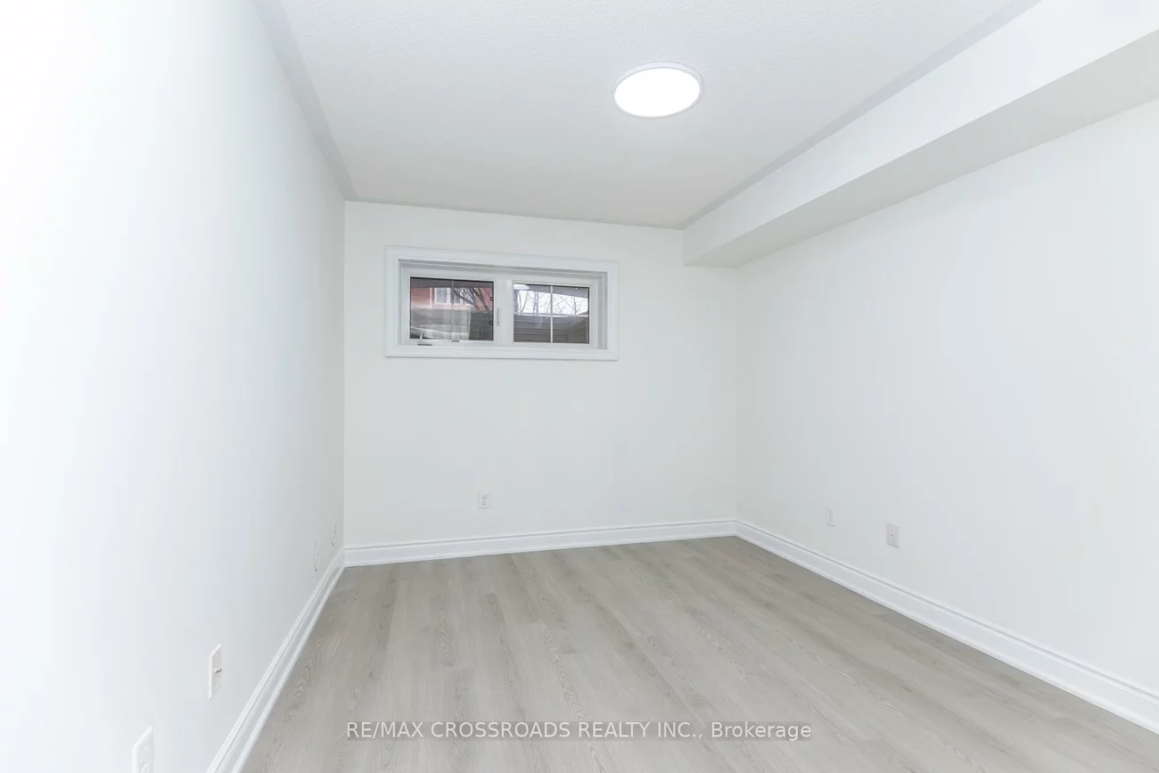 2460, Post, 1015 - RO River Oaks, Oakville