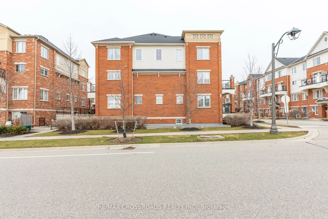 2460, Post, 1015 - RO River Oaks, Oakville