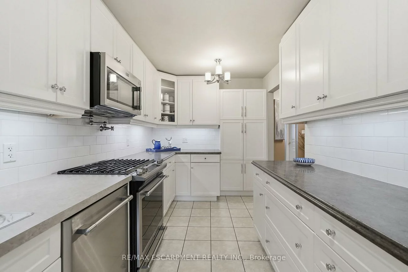 1228, Kirstie, 1003 - CP College Park, Oakville