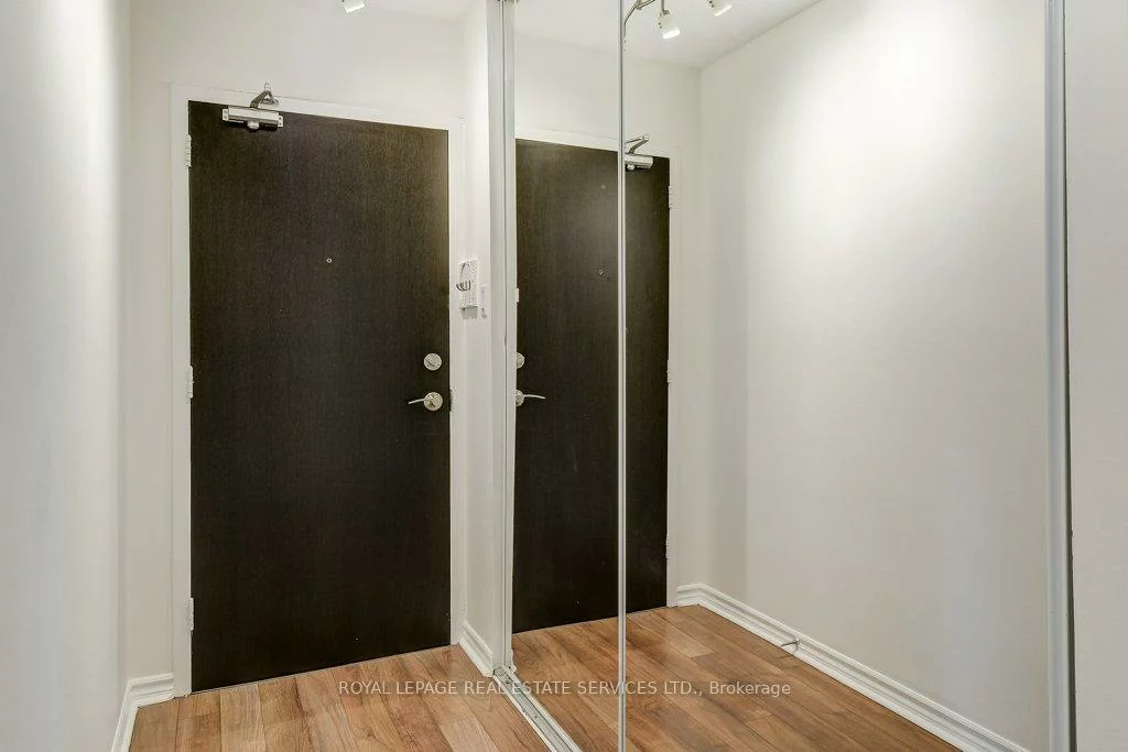 212, Kerr, 1002 - CO Central, Oakville