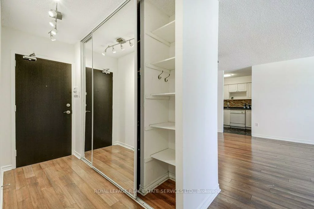 212, Kerr, 1002 - CO Central, Oakville