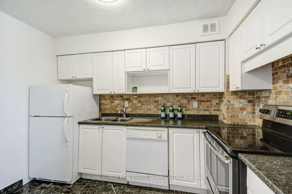 212, Kerr, 1002 - CO Central, Oakville