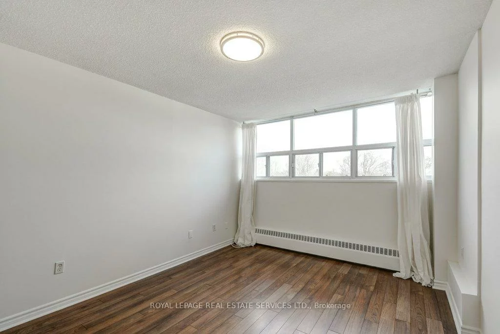 212, Kerr, 1002 - CO Central, Oakville