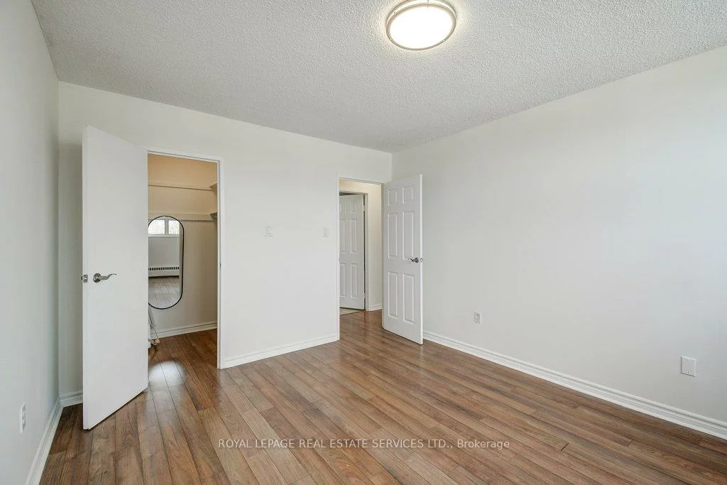 212, Kerr, 1002 - CO Central, Oakville