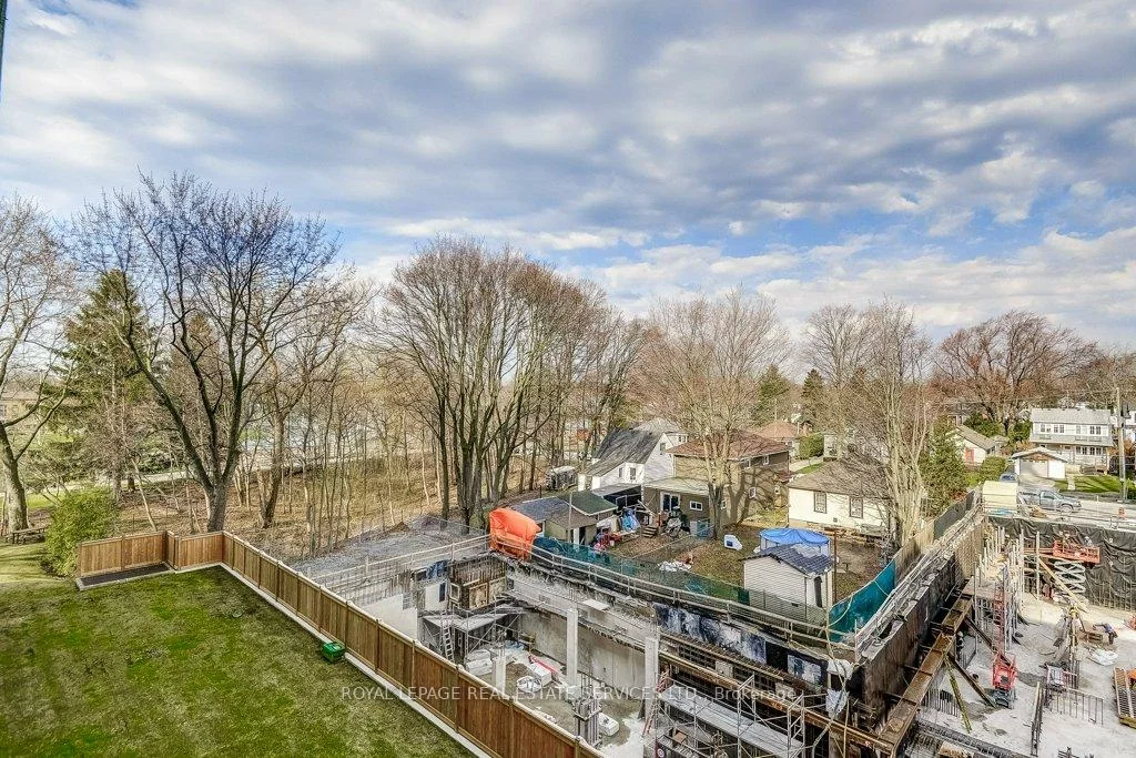 212, Kerr, 1002 - CO Central, Oakville