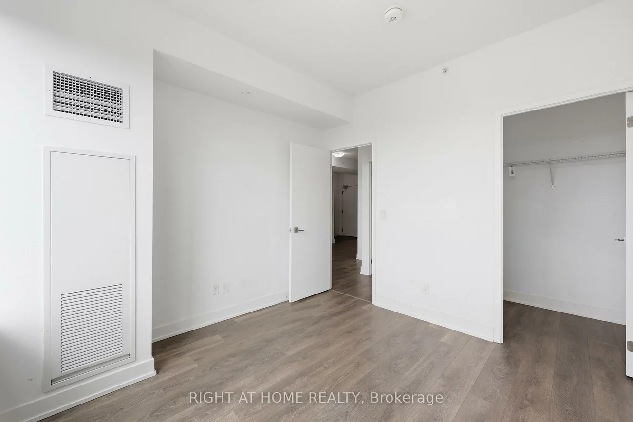 297, OAK WALK, 1015 - RO River Oaks, Oakville