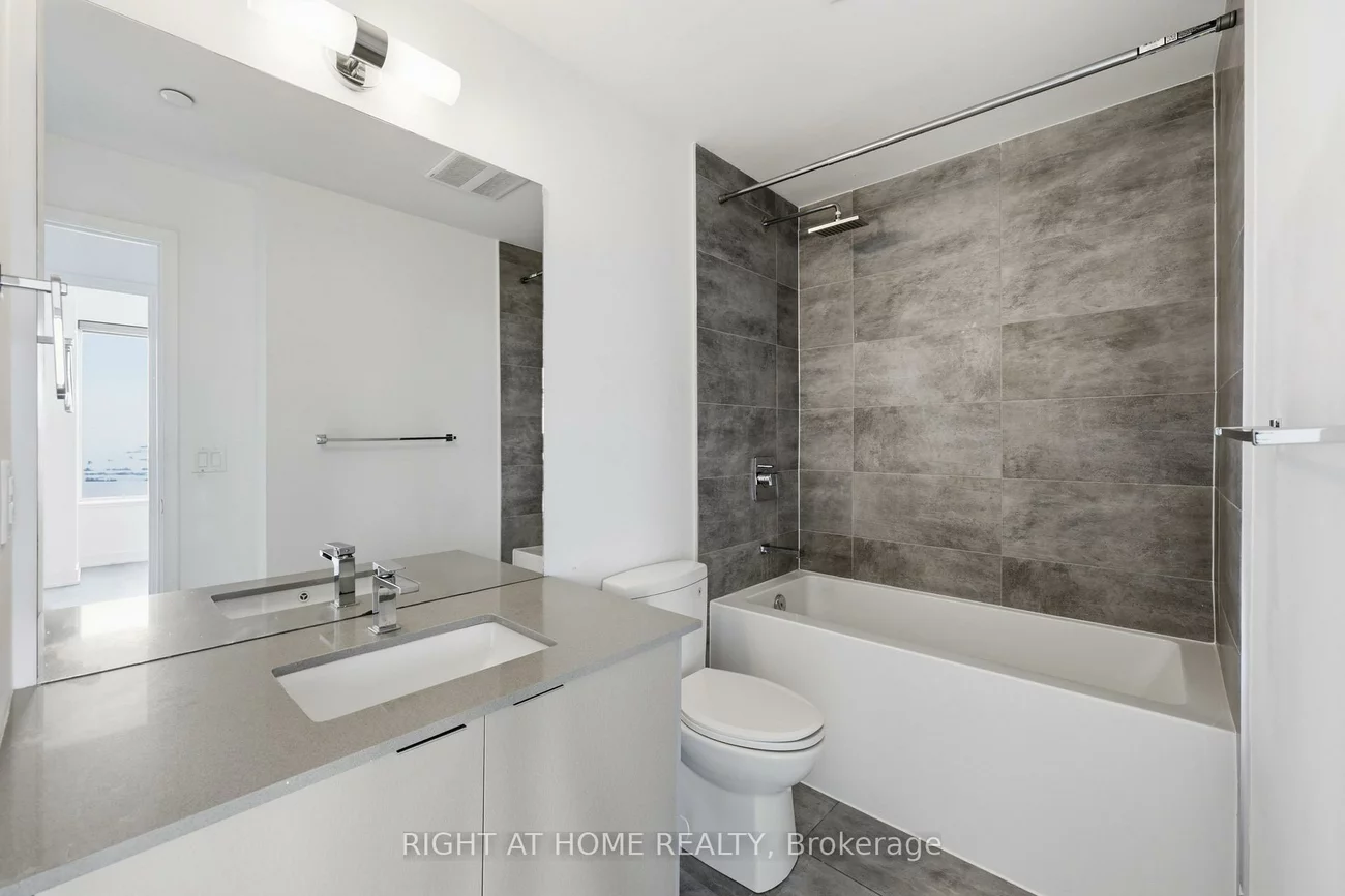 297, OAK WALK, 1015 - RO River Oaks, Oakville