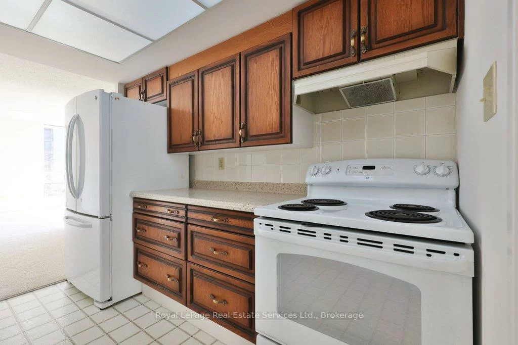 2180, Marine, 1001 - BR Bronte, Oakville