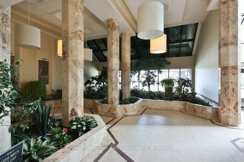 2180, Marine, 1001 - BR Bronte, Oakville