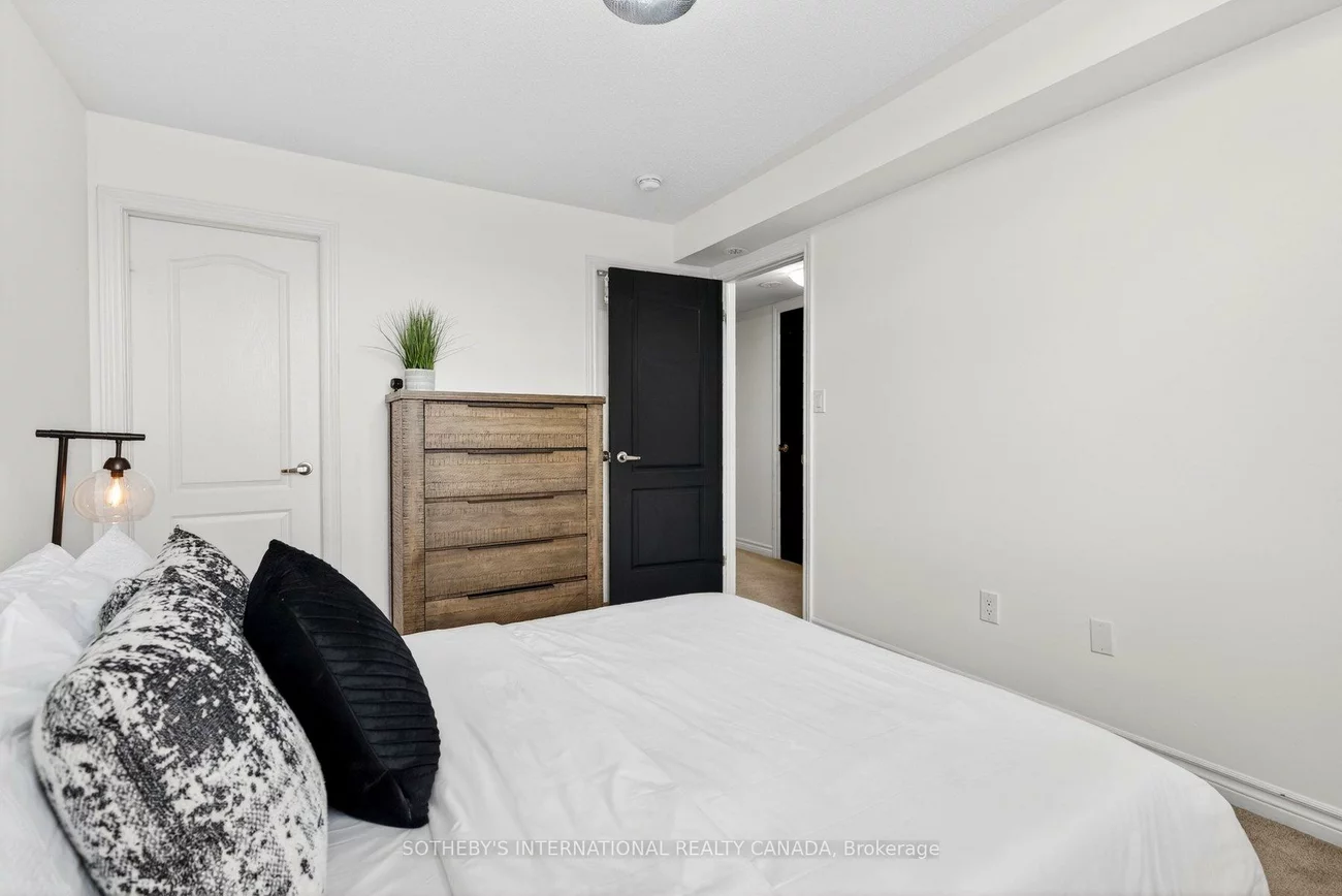 2420, Baronwood, 1019 - WM Westmount, Oakville